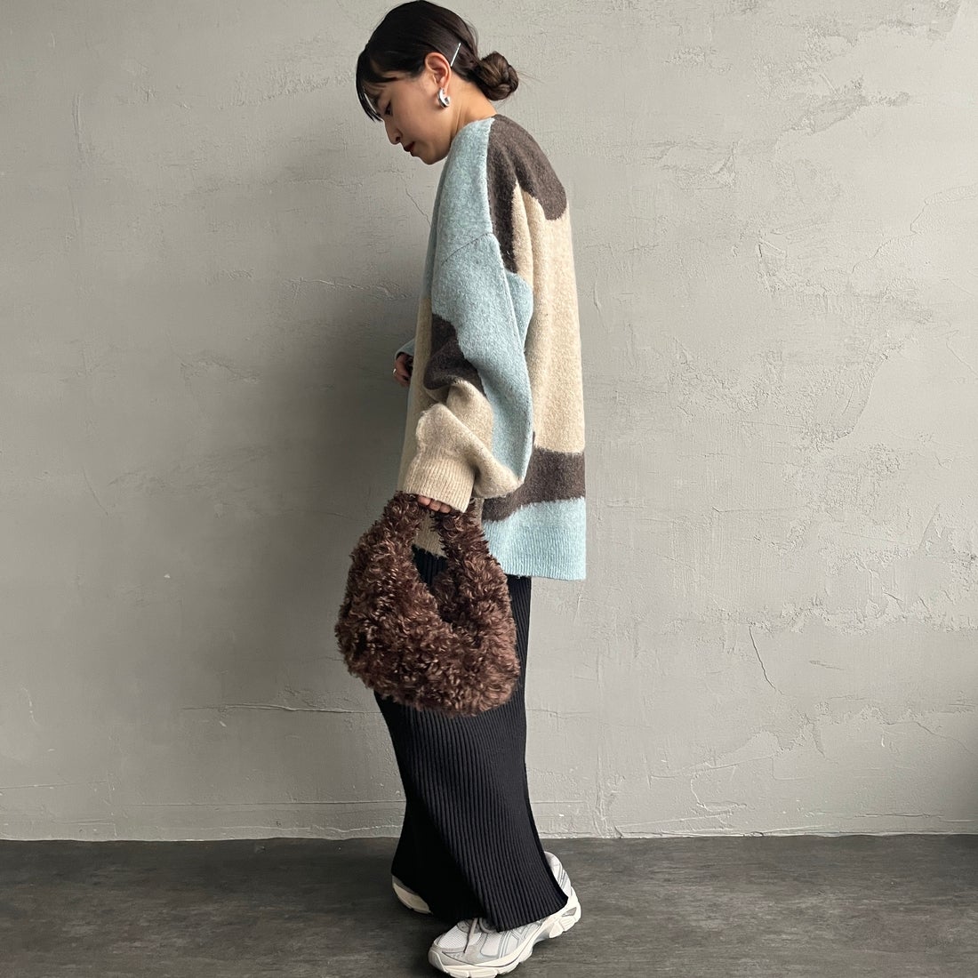 Maison de L'allure [メゾン ドゥ ラリュール] シャギージャガードニット [M25131040] 28 BROWN &&モデル身長：150cm 着用サイズ：F&&