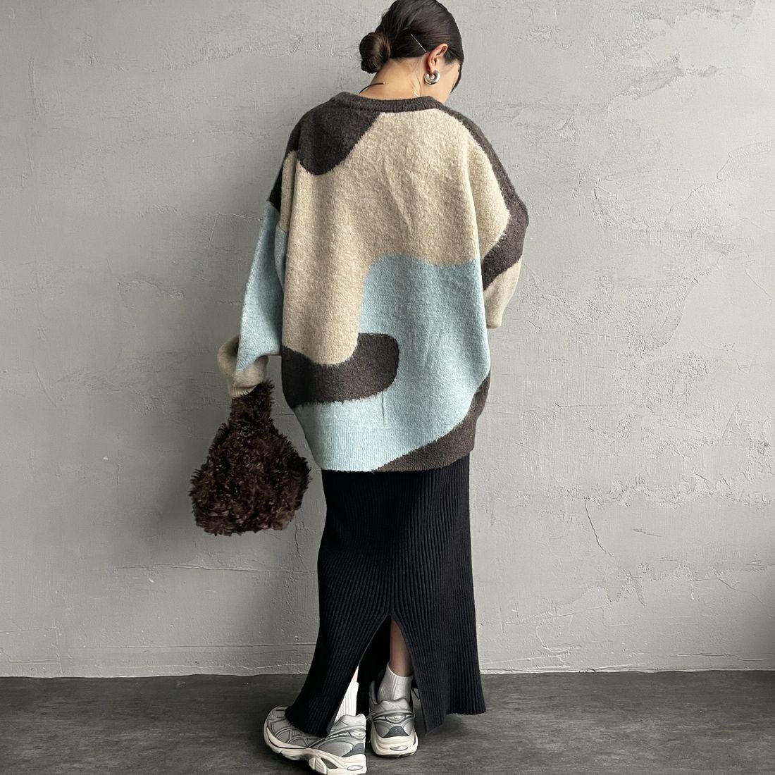 Maison de L'allure [メゾン ドゥ ラリュール] シャギージャガードニット [M25131040] 28 BROWN &&モデル身長：150cm 着用サイズ：F&&