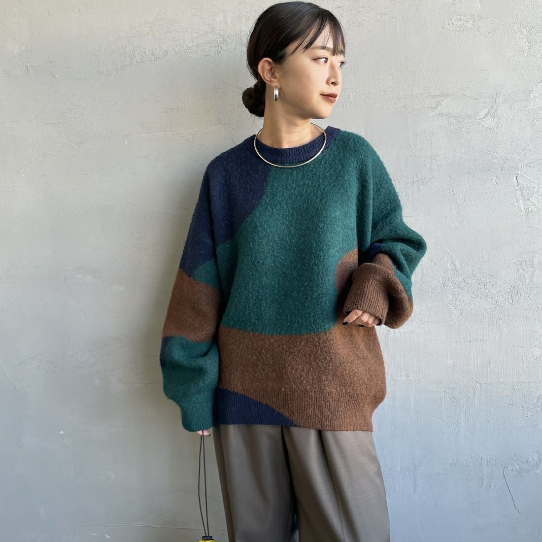 Maison de L'allure [メゾン ドゥ ラリュール] シャギージャガードニット [M25131040] 16 NAVY &&モデル身長：150cm 着用サイズ：F&&