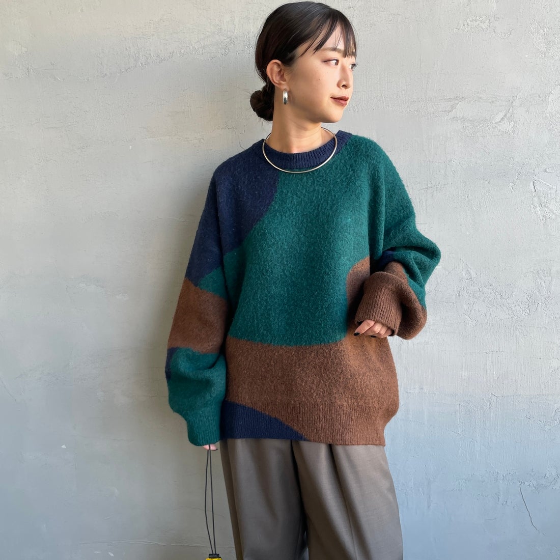 Maison de L'allure [メゾン ドゥ ラリュール] シャギージャガードニット [M25131040] 16 NAVY &&モデル身長：150cm 着用サイズ：F&&