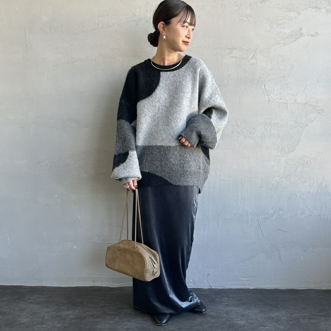 Maison de L'allure [メゾン ドゥ ラリュール] シャギージャガードニット [M25131040] 09 BLACK &&モデル身長：150cm 着用サイズ：F&&