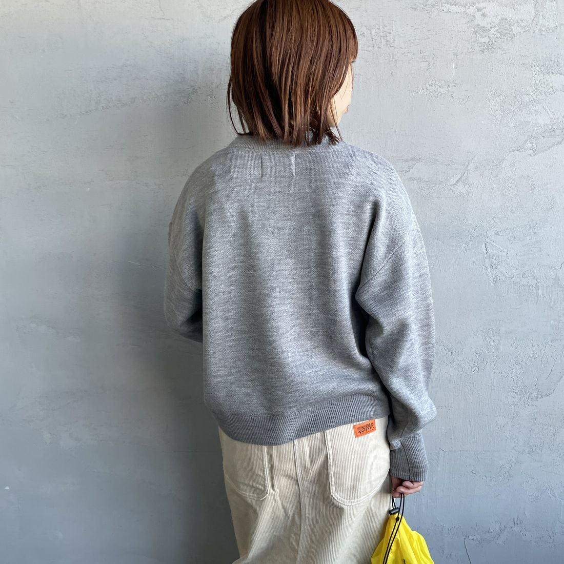 KELTY [ケルティ] 別注 ワンポイントロゴ スウェットライクニット [KE253W30IN03-JF] GRAY &&モデル身長：158cm 着用サイズ：S&&