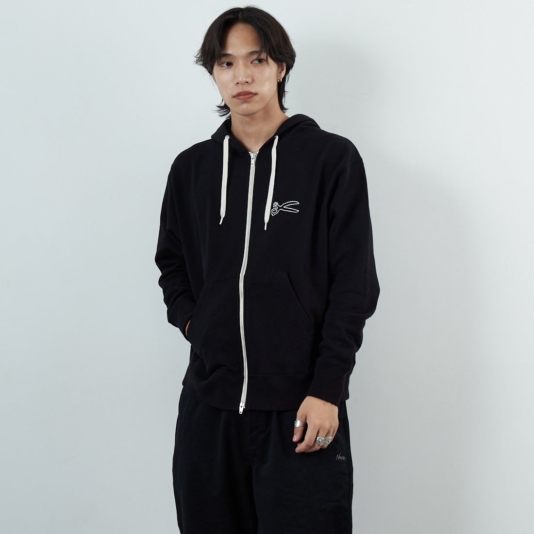 BLACK&&モデル身長：179cm 着用サイズ：M&&