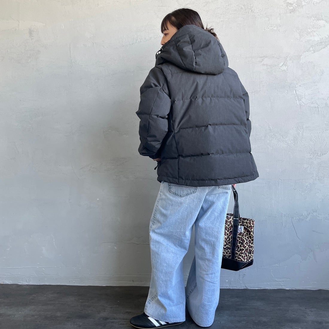 JEANSFACTORY × NANGA [ジーンズファクトリー × ナンガ] 別注 HINOC 難燃タフタダウンジャケット [JMP-254-031-JF] BLACK &&モデル身長：150cm 着用サイズ：S&&