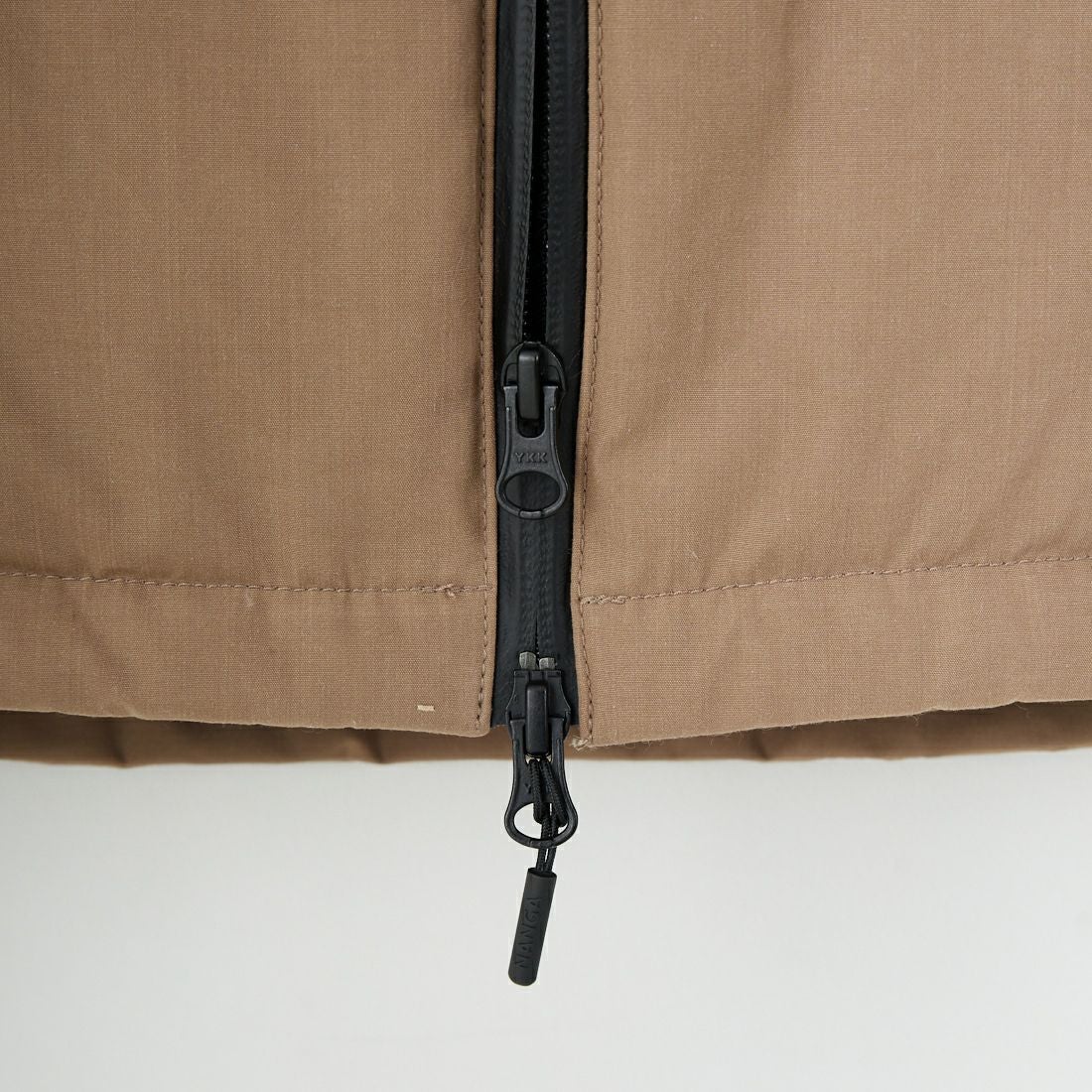 JEANSFACTORY × NANGA [ジーンズファクトリー × ナンガ] 別注 HINOC 難燃タフタダウンジャケット [JMP-254-031-JF] BEIGE