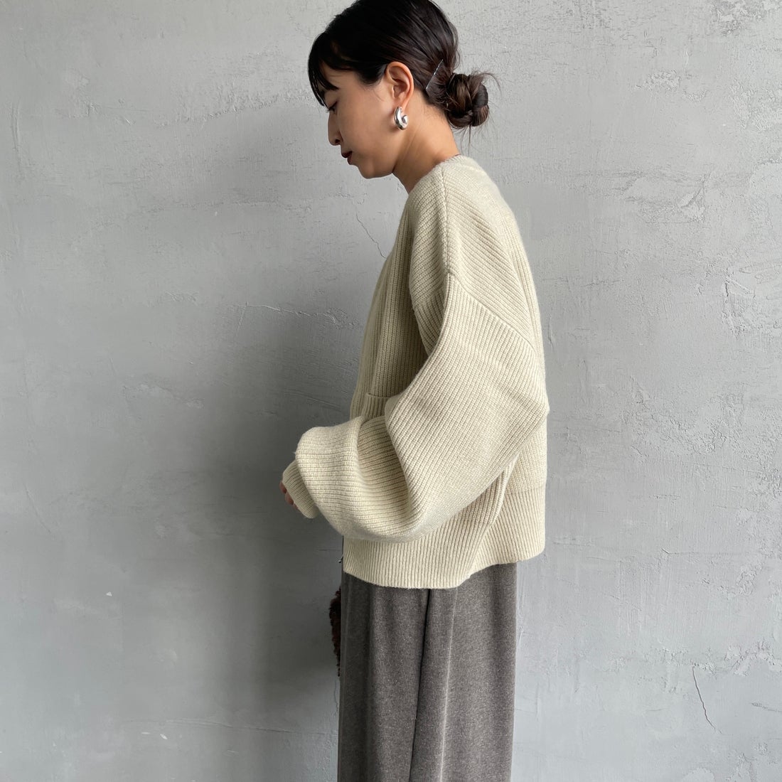 Maison de L'allure [メゾン ドゥ ラリュール] ダブルジップニットブルゾン [M25131041] 22 BEIGE &&モデル身長：150cm 着用サイズ：F&&