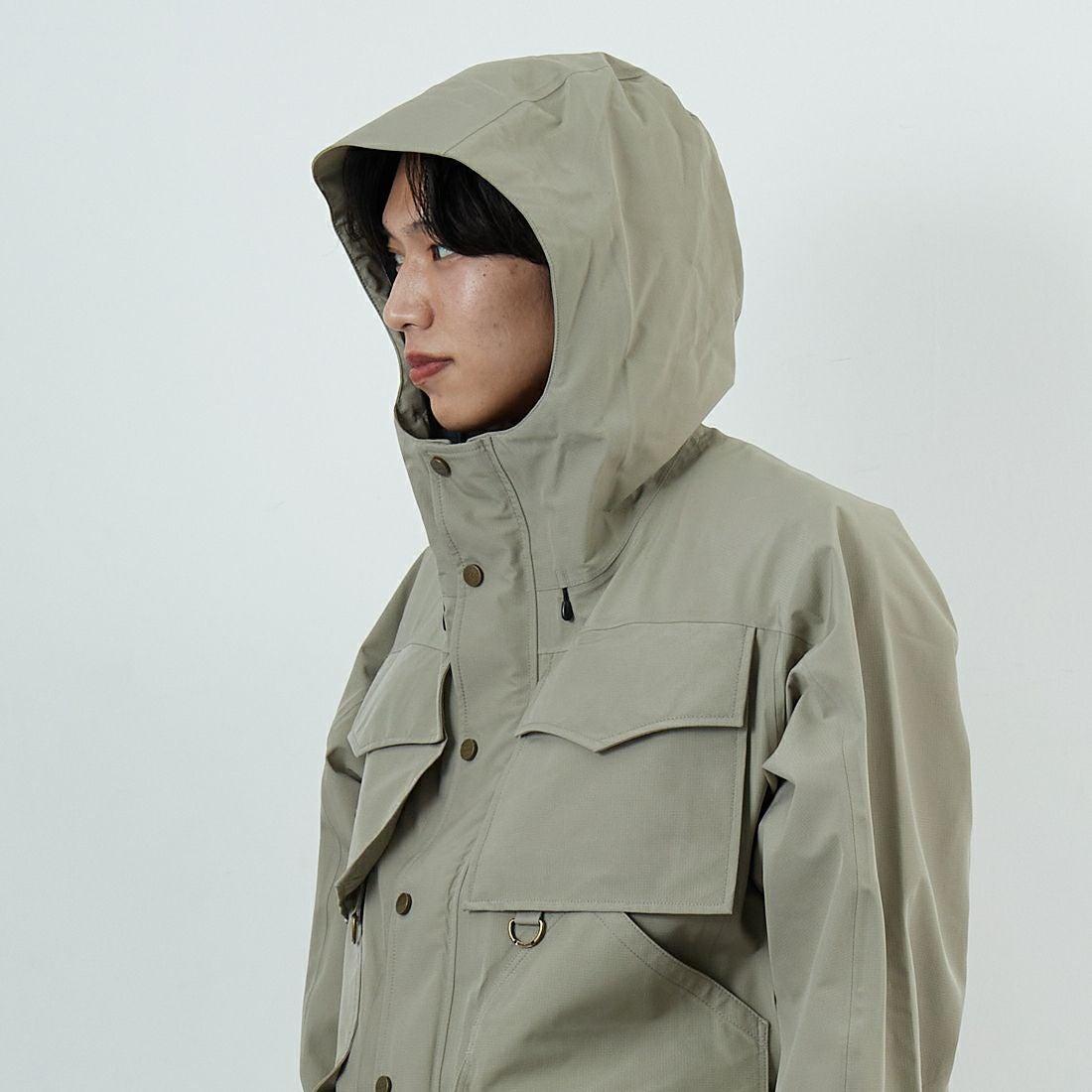 WOOLRICH [ウールリッチ] ゴアテックス 3レイヤーフィッシングジャケット [WJOU2000] OLIVE &&モデル身長：179cm 着用サイズ：M&&