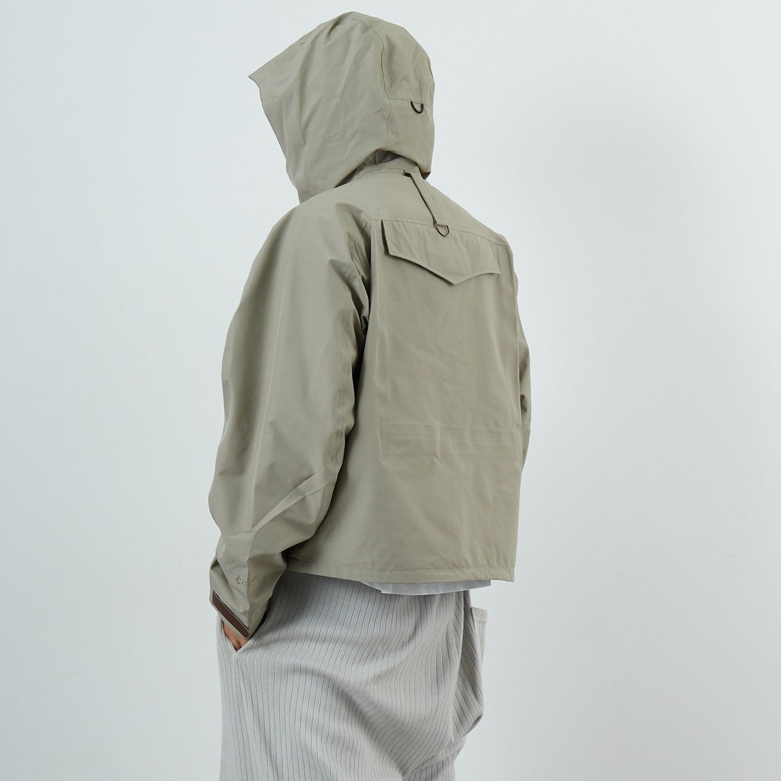 WOOLRICH [ウールリッチ] ゴアテックス 3レイヤーフィッシングジャケット [WJOU2000] OLIVE &&モデル身長：179cm 着用サイズ：M&&