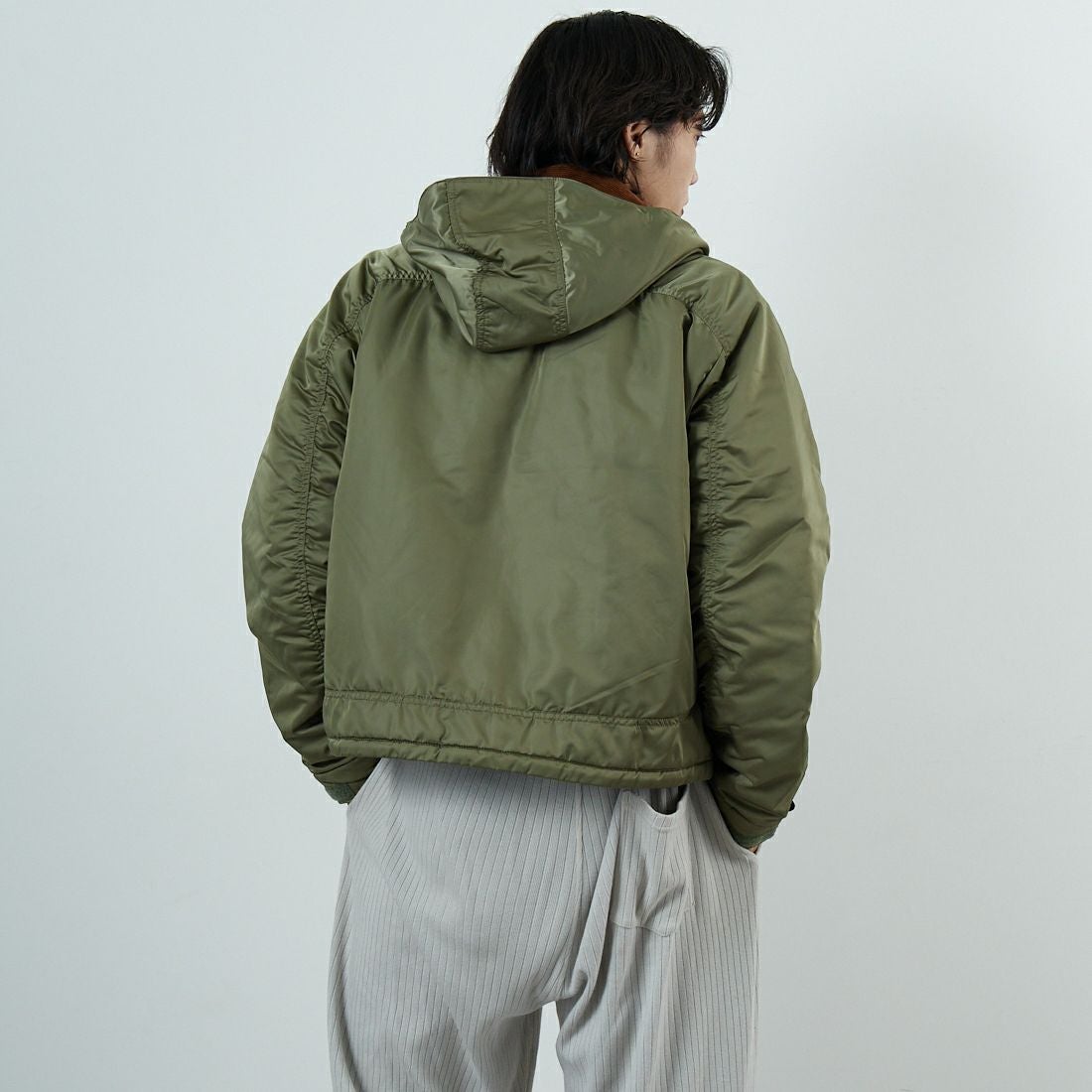 WOOLRICH [ウールリッチ] ハイカウントサテン フィッシングジャケット タイプ2 [WJOU2018] OLIVE &&モデル身長：179cm 着用サイズ：M&&