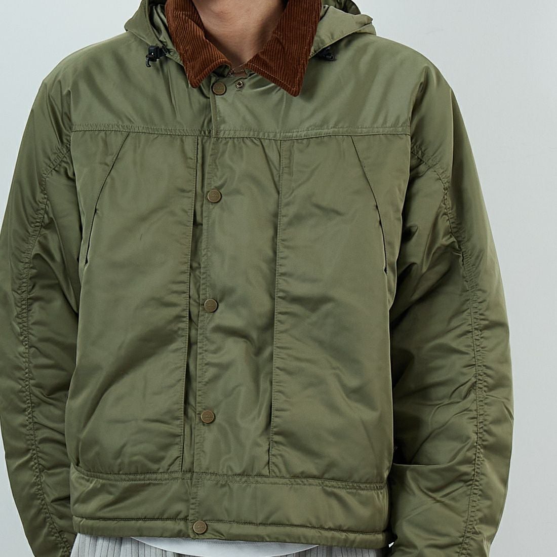 WOOLRICH [ウールリッチ] ハイカウントサテン フィッシングジャケット タイプ2 [WJOU2018] OLIVE &&モデル身長：179cm 着用サイズ：M&&