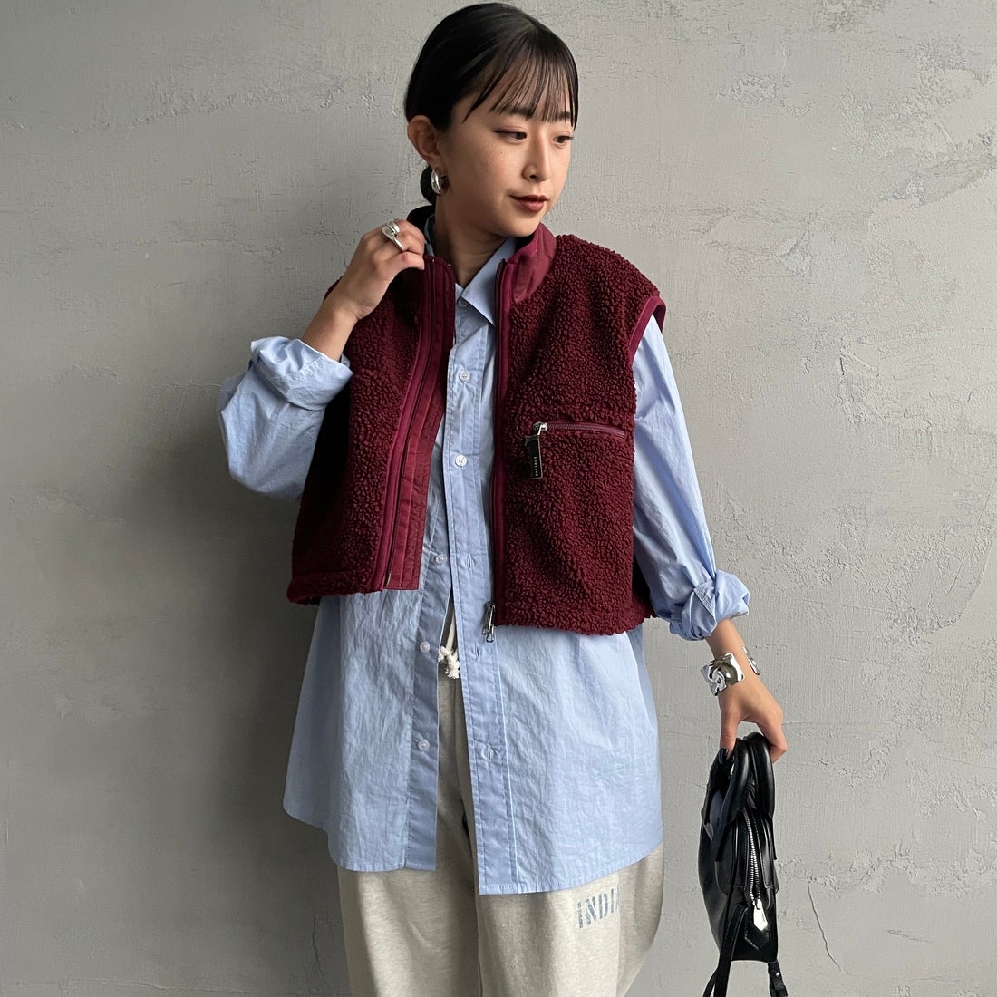 Gymphlex [ジムフレックス] コージーライトボア ショートベスト [GY-A0568BOL] DK.RED &&モデル身長：150cm 着用サイズ：14&&