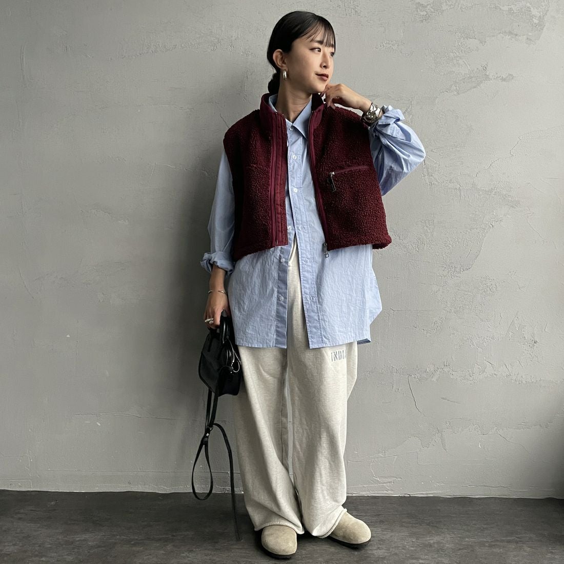 Gymphlex [ジムフレックス] コージーライトボア ショートベスト [GY-A0568BOL] DK.RED &&モデル身長：150cm 着用サイズ：14&&