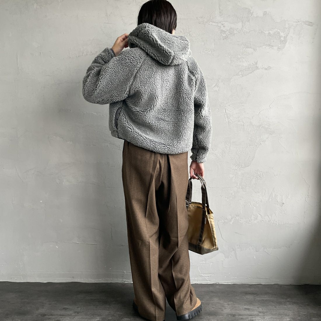 Gymphlex [ジムフレックス] ボアフードショートジャケット [GY-A0725BOA] DK.H.GREY &&モデル身長：160cm 着用サイズ：14&&