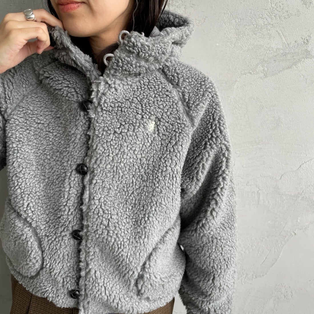 Gymphlex [ジムフレックス] ボアフードショートジャケット [GY-A0725BOA] DK.H.GREY &&モデル身長：160cm 着用サイズ：14&&