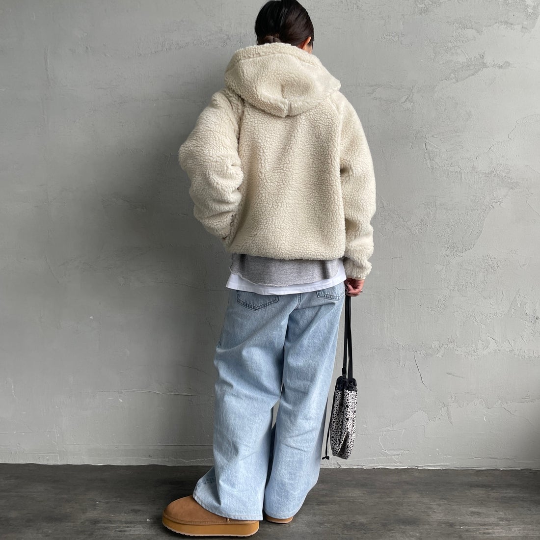 Gymphlex [ジムフレックス] ボアフードショートジャケット [GY-A0725BOA] OYSTER WHT &&モデル身長：150cm 着用サイズ：14&&