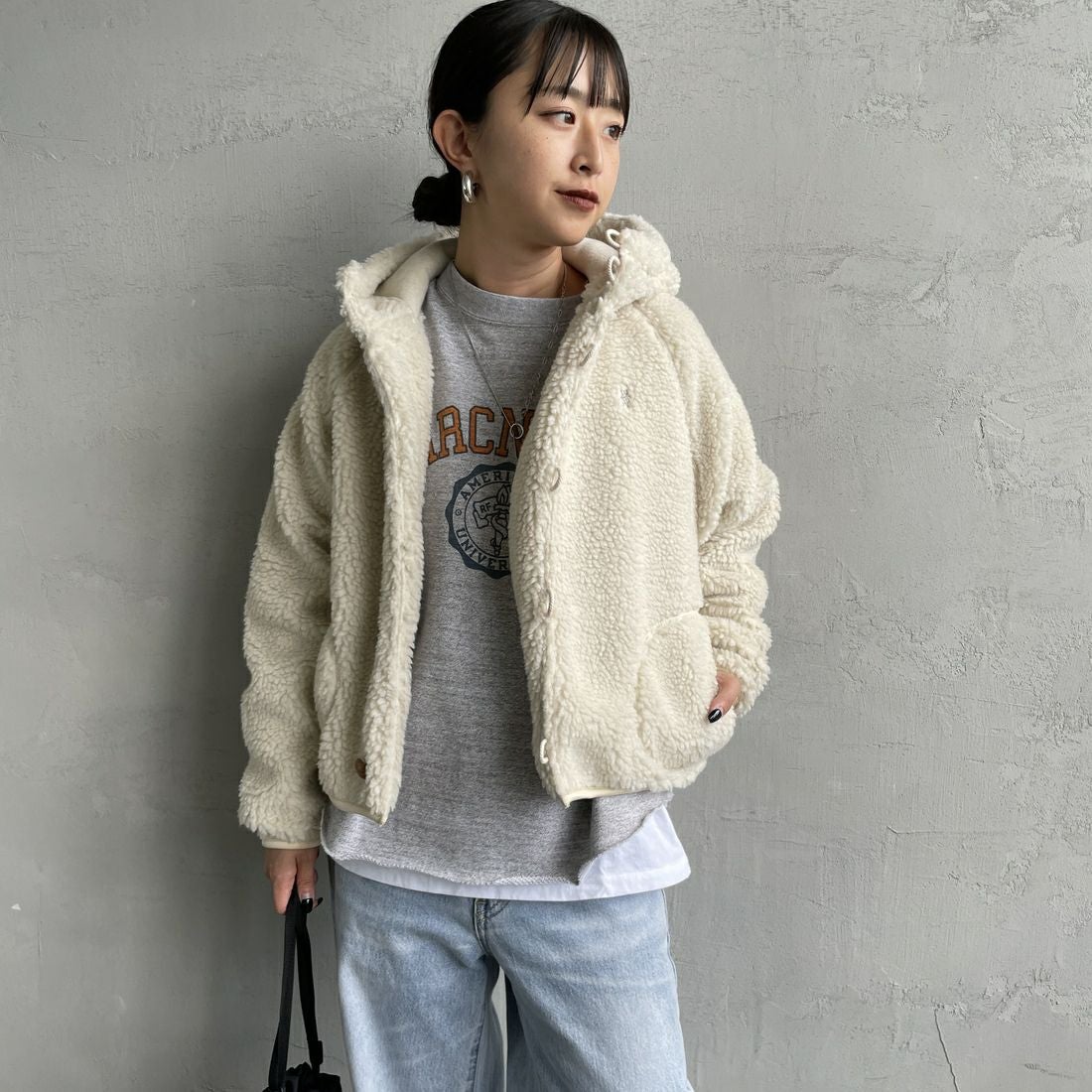 Gymphlex [ジムフレックス] ボアフードショートジャケット [GY-A0725BOA] OYSTER WHT &&モデル身長：150cm 着用サイズ：14&&