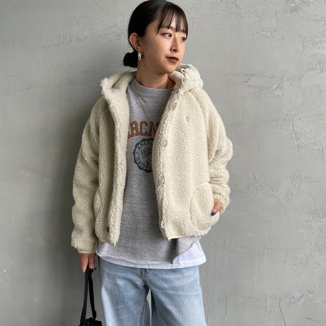 Gymphlex [ジムフレックス] ボアフードショートジャケット [GY-A0725BOA] OYSTER WHT &&モデル身長：150cm 着用サイズ：14&&