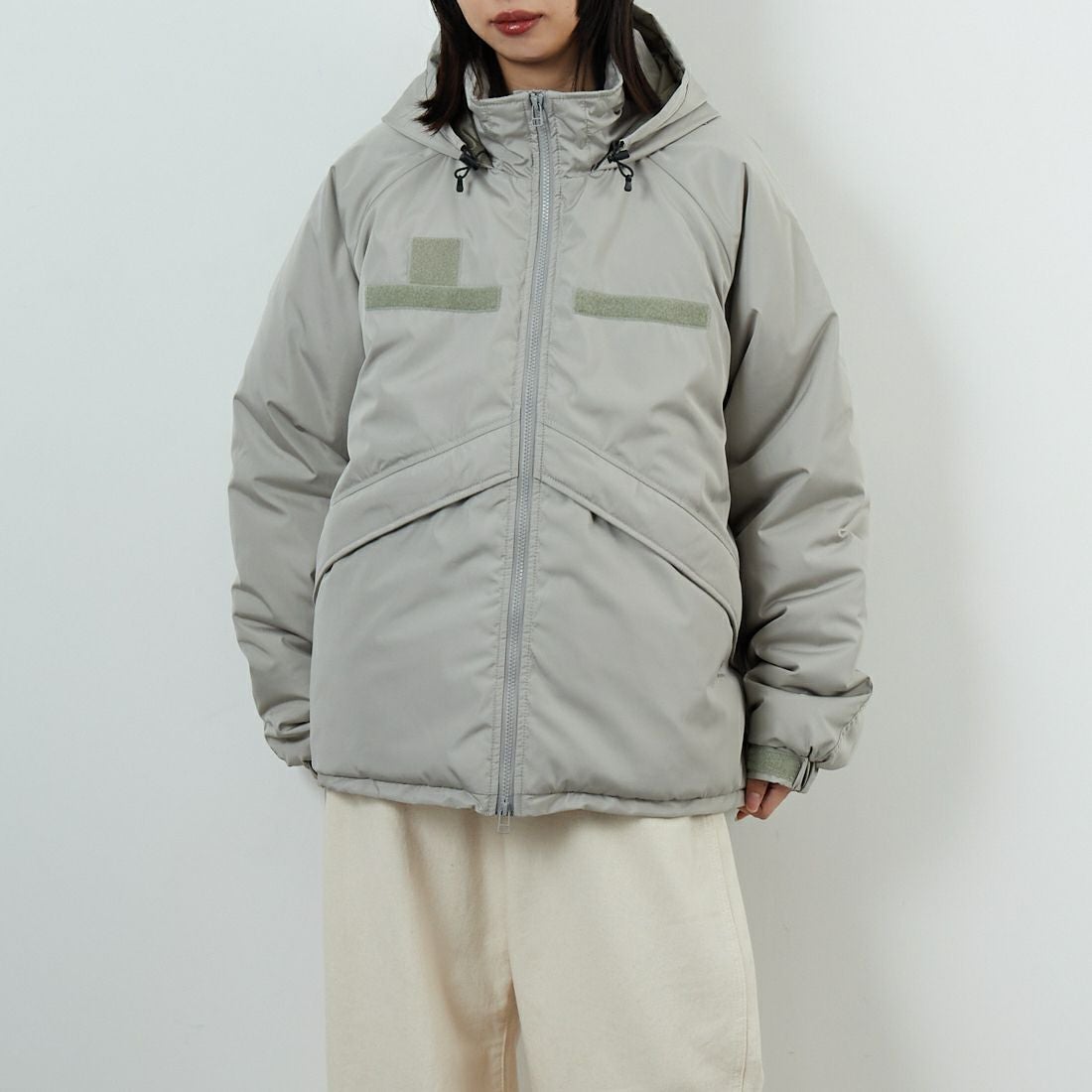ARMY TWILL SANFORIZED [アーミーツイル サンフォライズド] Pe Weather パディングジャケット [AM-2554006] GRAY &&モデル身長：162cm 着用サイズ：S&&