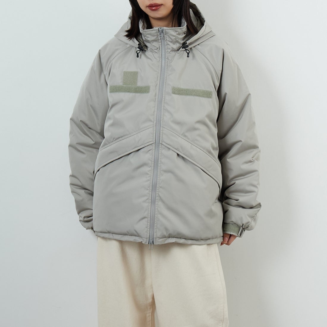 ARMY TWILL SANFORIZED [アーミーツイル サンフォライズド] Pe Weather パディングジャケット [AM-2554006] GRAY &&モデル身長：162cm 着用サイズ：S&&
