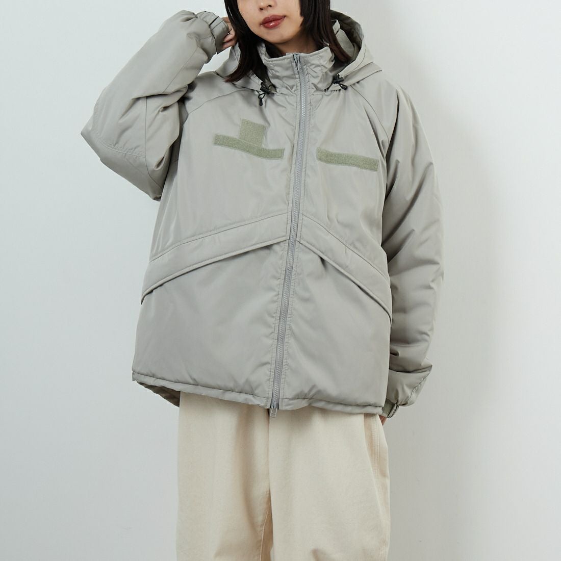 ARMY TWILL SANFORIZED [アーミーツイル サンフォライズド] Pe Weather パディングジャケット [AM-2554006] GRAY &&モデル身長：162cm 着用サイズ：S&&