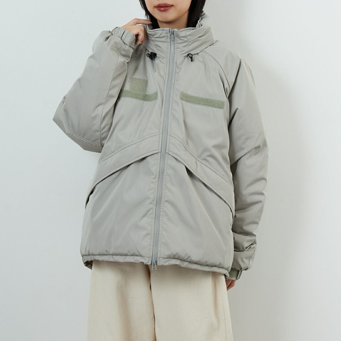 ARMY TWILL SANFORIZED [アーミーツイル サンフォライズド] Pe Weather パディングジャケット [AM-2554006] GRAY &&モデル身長：162cm 着用サイズ：S&&