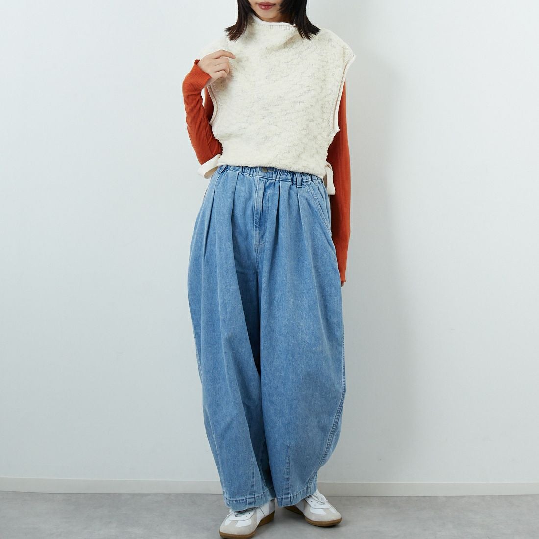 UNFIL [アンフィル] ランダムウール&ウーレンコットン ハイネックベスト [WVFL-UW122] OFF WHITE &&モデル身長：162cm 着用サイズ：1&&