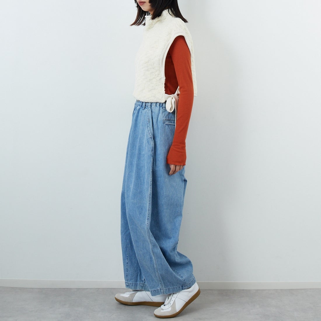 UNFIL [アンフィル] ランダムウール&ウーレンコットン ハイネックベスト [WVFL-UW122] OFF WHITE &&モデル身長：162cm 着用サイズ：1&&