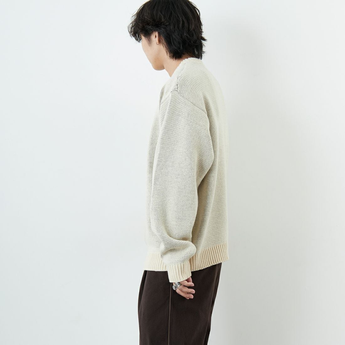 THE FOX [ザフォックス] 別注 アニマル柄クルーネックジャガードニット [JFL25AW-09-JF] NATURAL &&モデル身長：179cm 着用サイズ：L&&