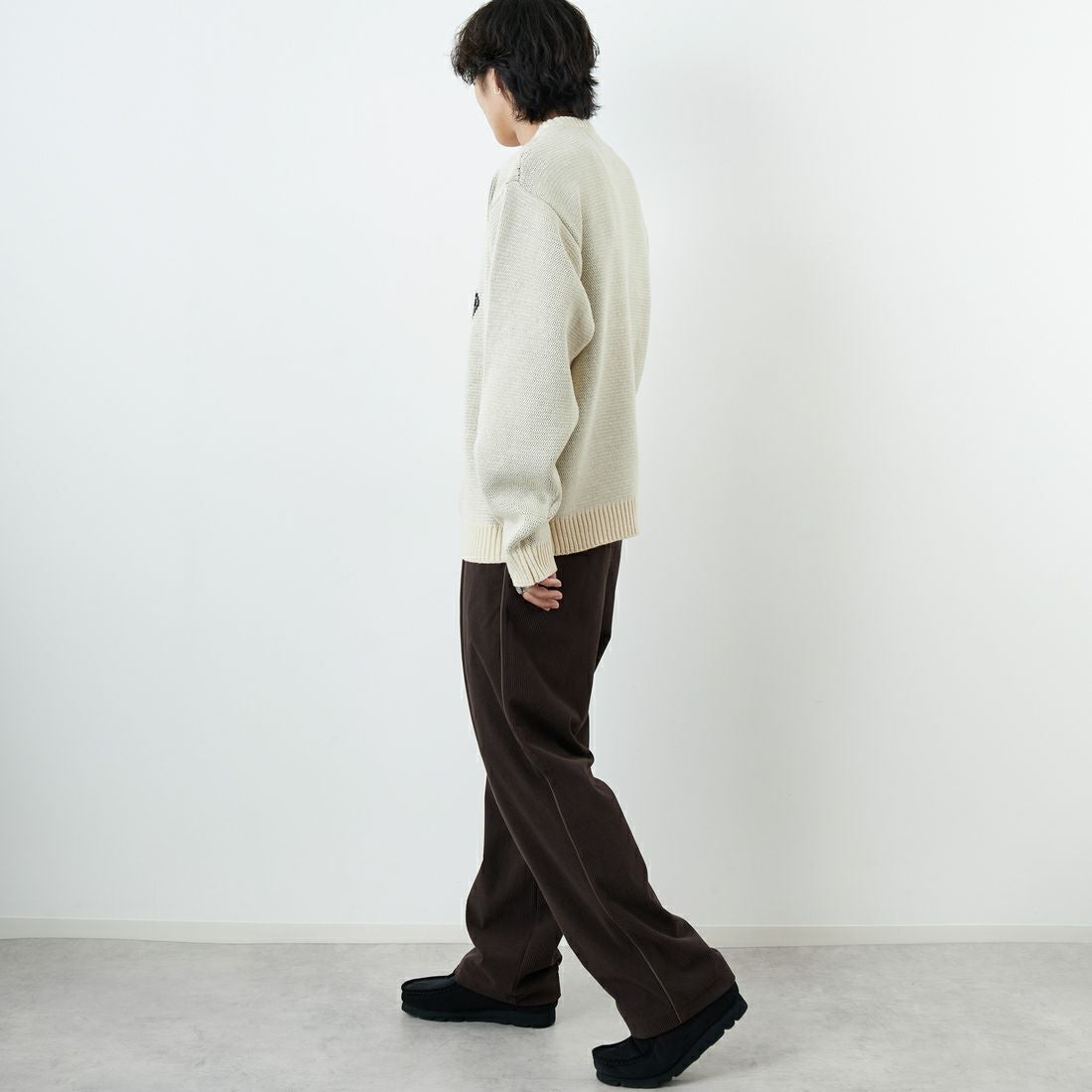 THE FOX [ザフォックス] 別注 アニマル柄クルーネックジャガードニット [JFL25AW-09-JF] NATURAL &&モデル身長：179cm 着用サイズ：L&&