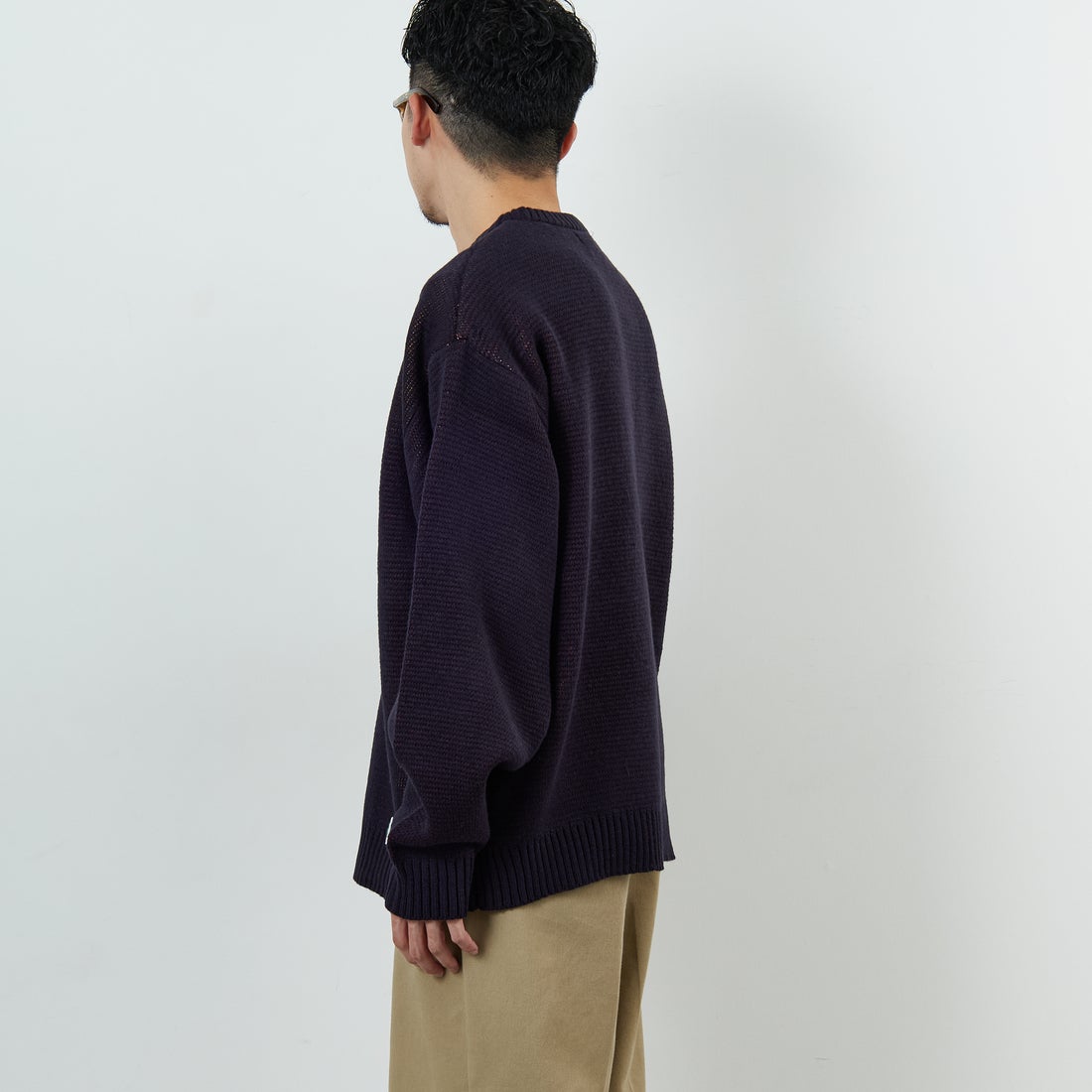 THE FOX [ザフォックス] 別注 アニマル柄クルーネックジャガードニット [JFL25AW-09-JF] NAVY &&モデル身長：168cm 着用サイズ：L&&