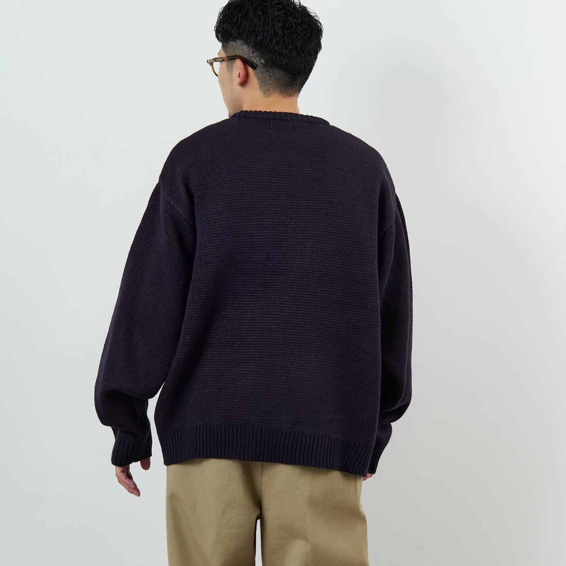 THE FOX [ザフォックス] 別注 アニマル柄クルーネックジャガードニット [JFL25AW-09-JF] NAVY &&モデル身長：168cm 着用サイズ：L&&