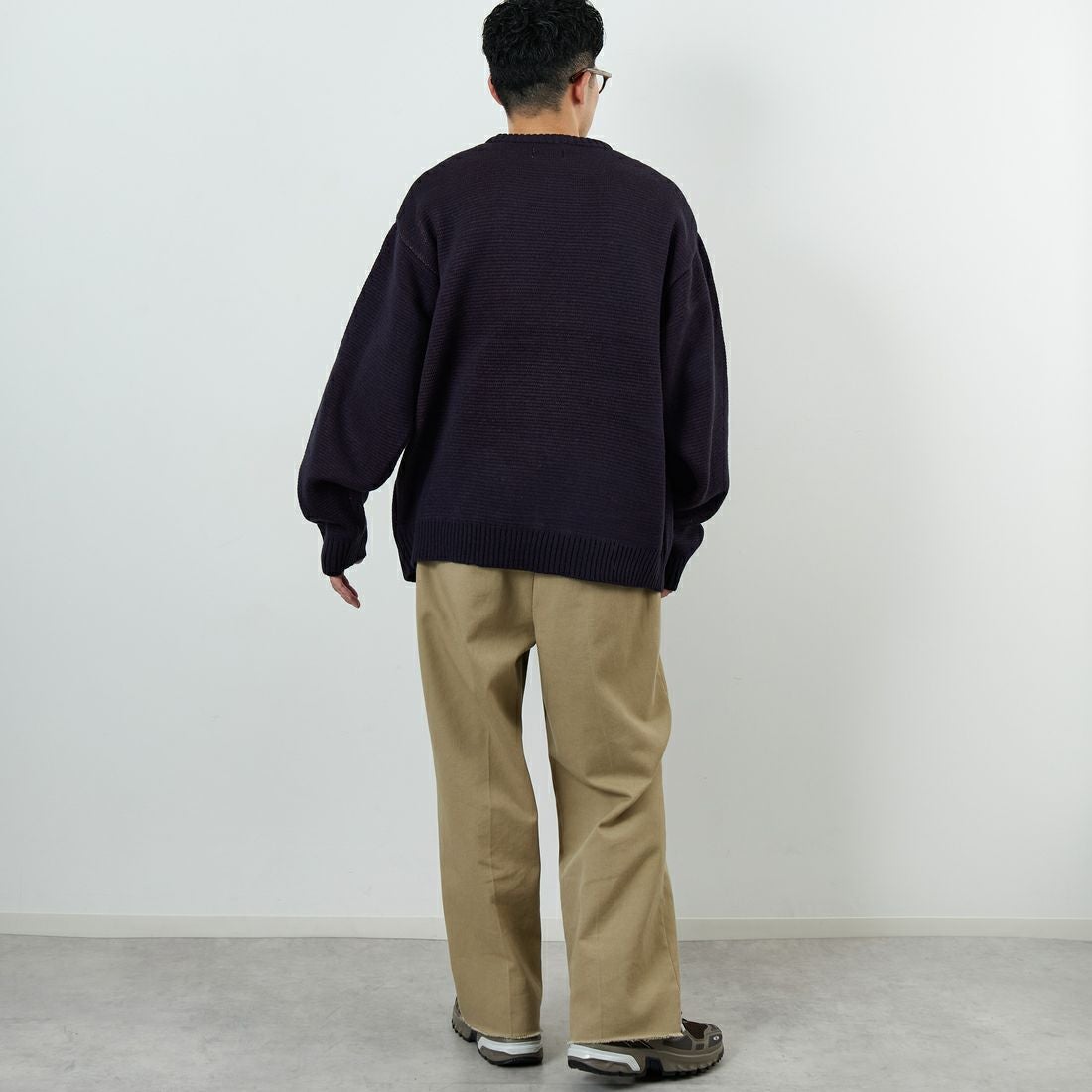 THE FOX [ザフォックス] 別注 アニマル柄クルーネックジャガードニット [JFL25AW-09-JF] NAVY &&モデル身長：168cm 着用サイズ：L&&