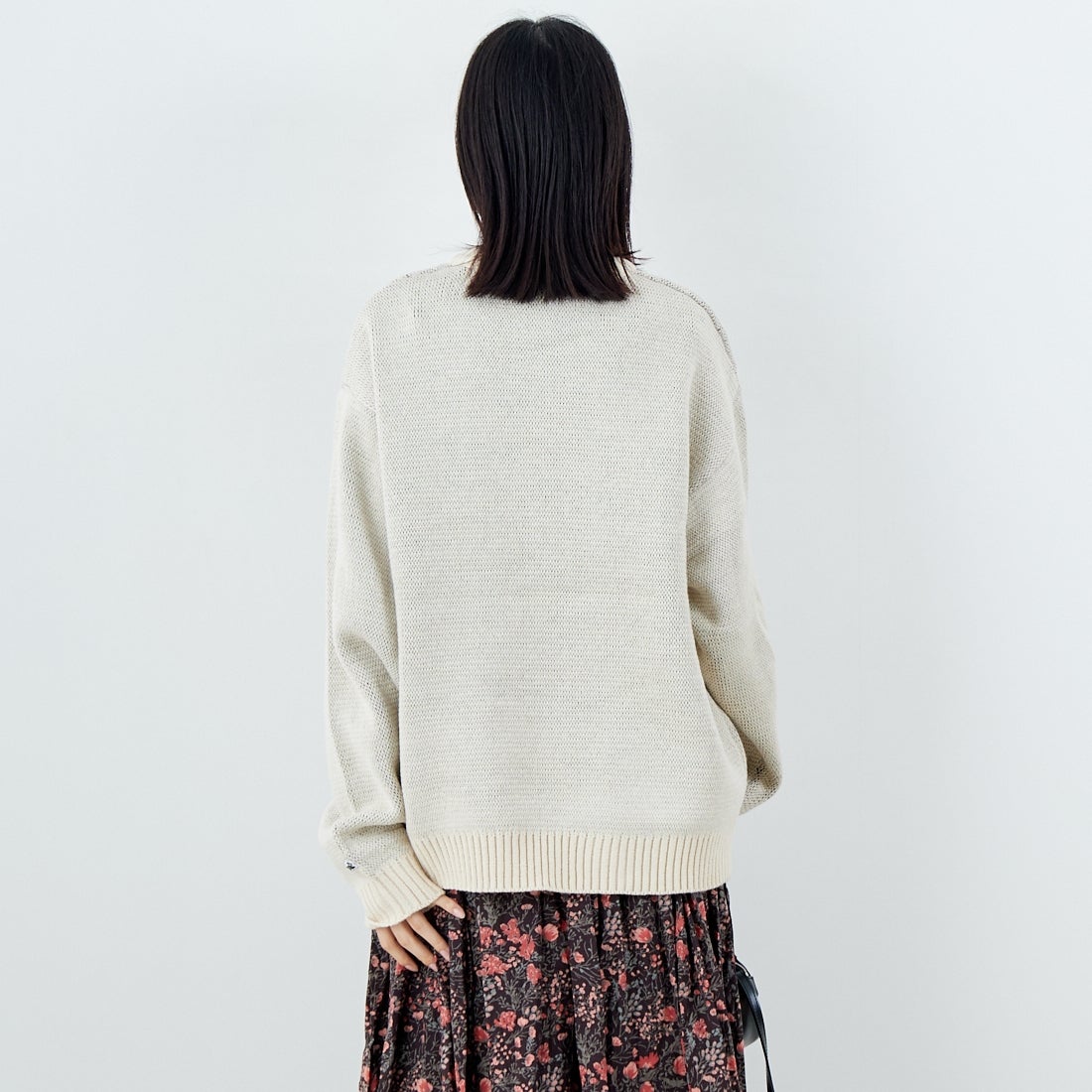 THE FOX [ザフォックス] 別注 アニマル柄クルーネックジャガードニット [JFL25AW-09-JF] NATURAL &&モデル身長：162cm 着用サイズ：S&&