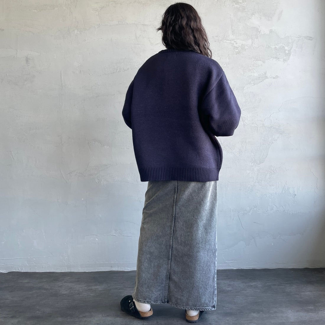 THE FOX [ザフォックス] 別注 アニマル柄クルーネックジャガードニット [JFL25AW-09-JF] NAVY &&モデル身長：162cm 着用サイズ：S&&