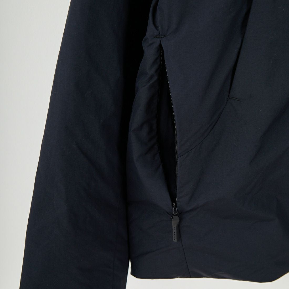 DESCENTE ALLTERRAIN [デサントオルテライン] インサレーテッドライトウェイトジャケット [DU5FWB14M] BK00