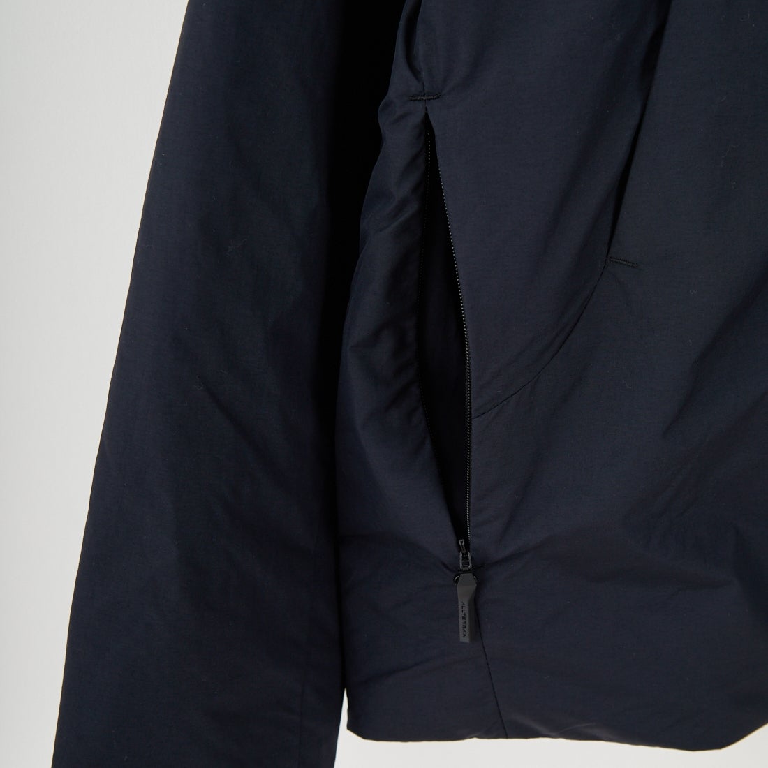 DESCENTE ALLTERRAIN [デサントオルテライン] インサレーテッドライトウェイトジャケット [DU5FWB14M] BK00