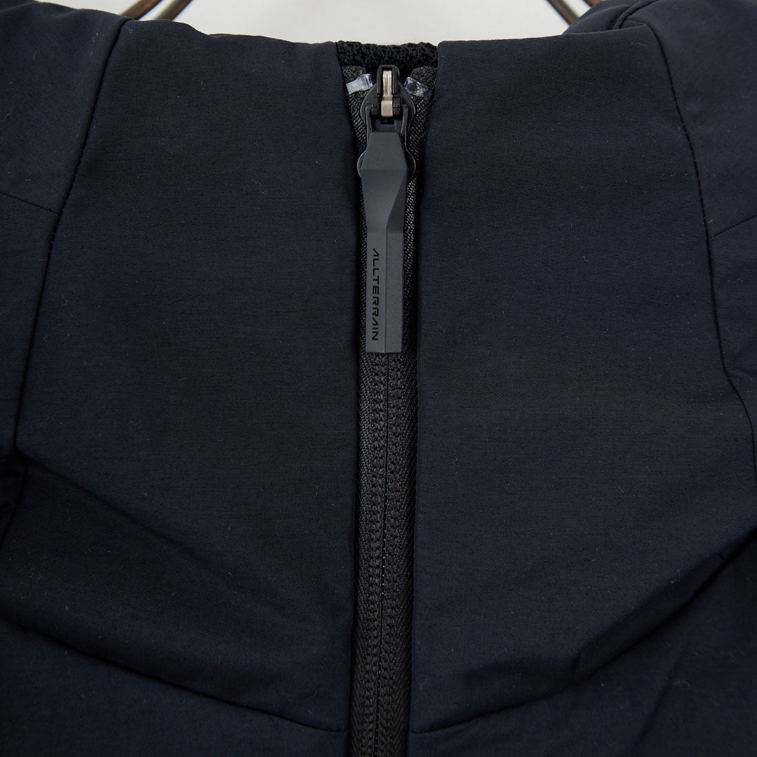 DESCENTE ALLTERRAIN [デサントオルテライン] インサレーテッドライトウェイトジャケット [DU5FWB14M] BK00