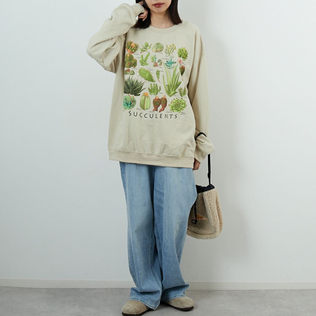 Atalas Screen Printing [アトラス スクリーン プリンティング] サキュレントプリントスウェット [SUCCULENTS] SAND &&モデル身長：162cm 着用サイズ：L&&