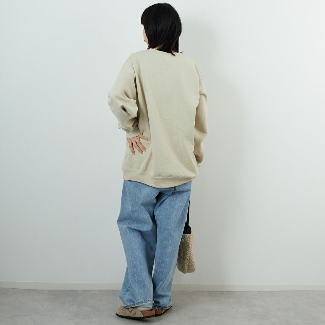 Atalas Screen Printing [アトラス スクリーン プリンティング] サキュレントプリントスウェット [SUCCULENTS] SAND &&モデル身長：162cm 着用サイズ：L&&