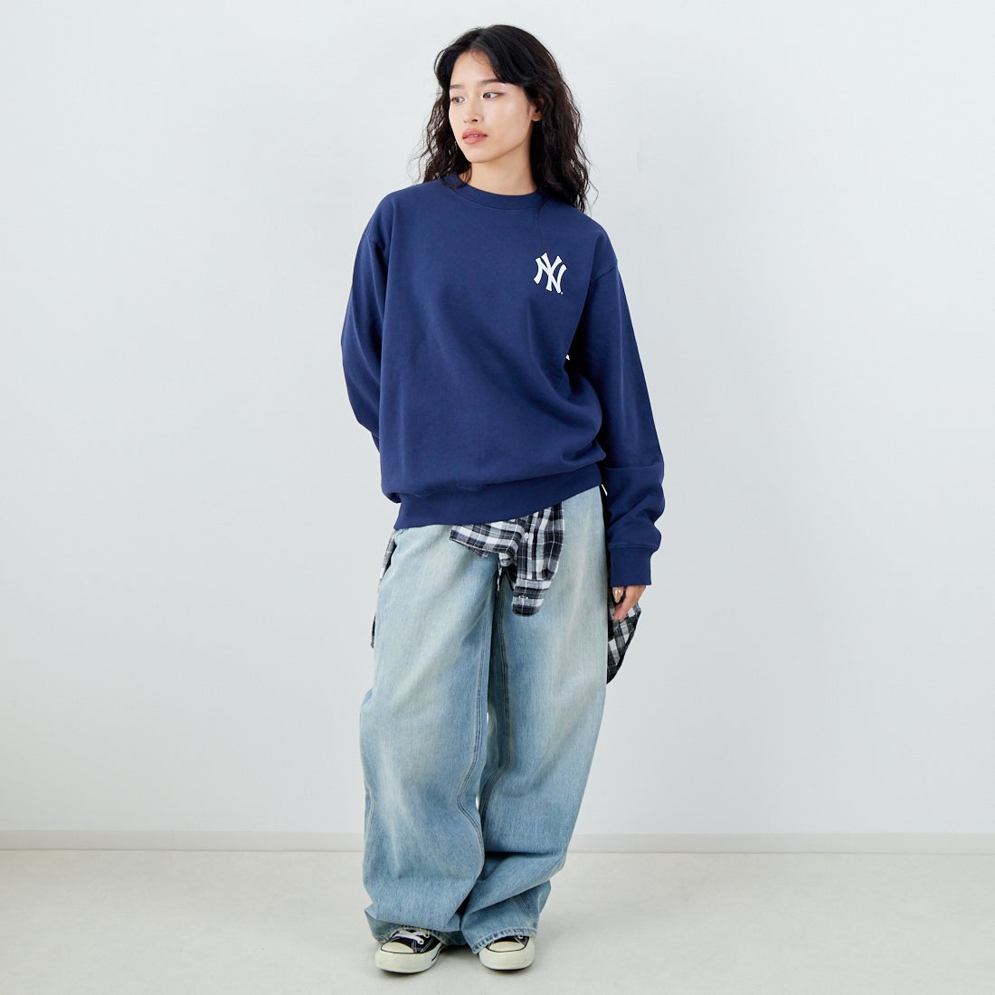 STONE  23ss ネイビースウェット サイズS Sporty&Rich [スポーティアンドリッチ] NY セリフロゴクルーネック