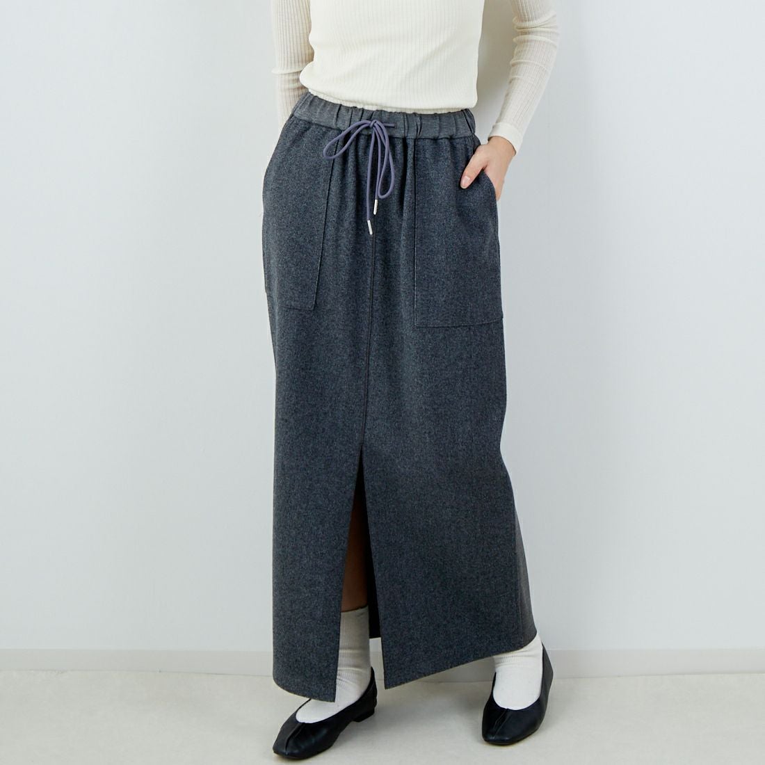 CHIGNON [シニヨン] ダブルフェイスジャージスカート [2855-212KK] CHARCOAL &&モデル身長：162cm 着用サイズ：F&&