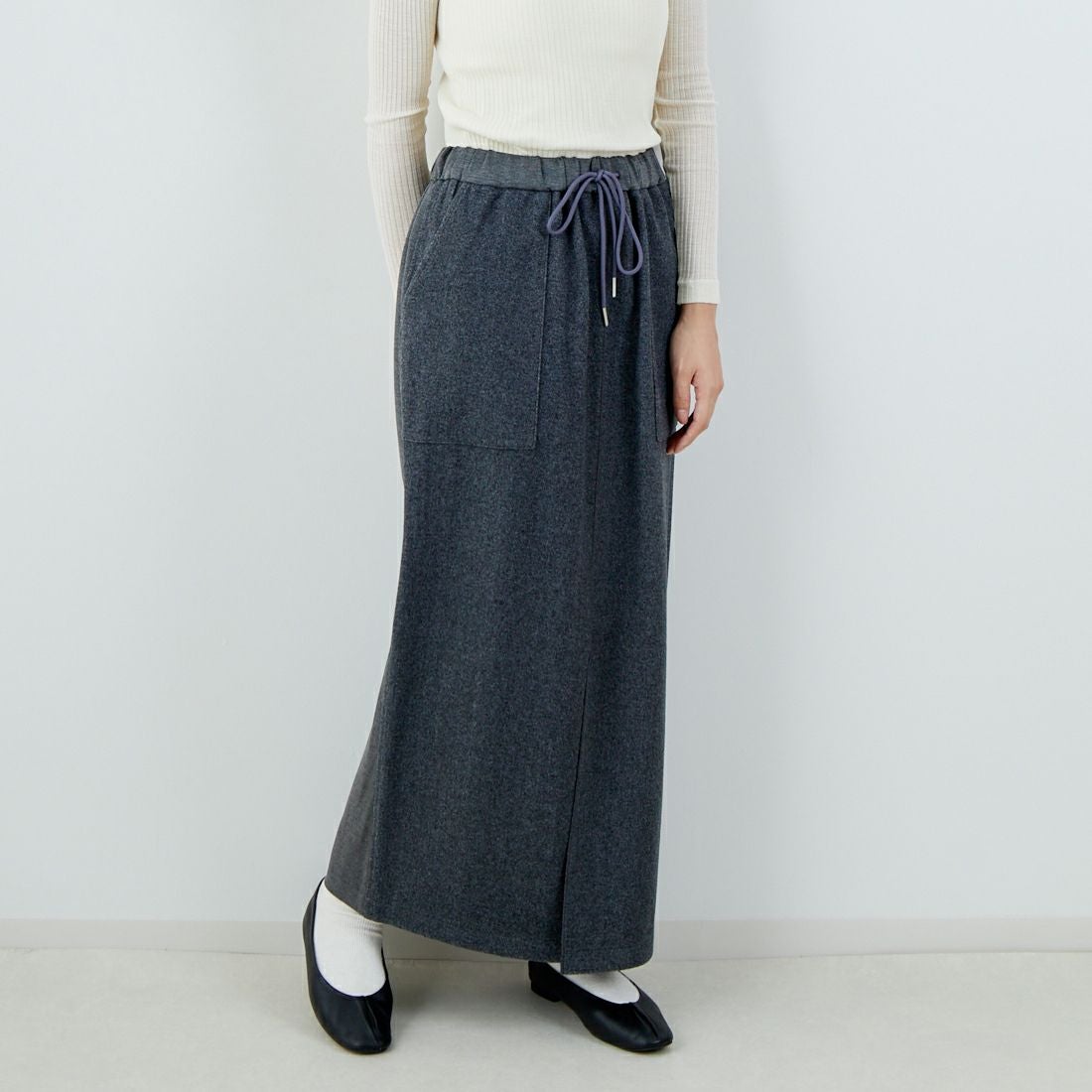 CHIGNON [シニヨン] ダブルフェイスジャージスカート [2855-212KK] CHARCOAL &&モデル身長：162cm 着用サイズ：F&&