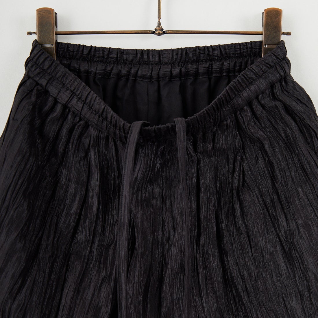 CHIGNON [シニヨン] シャイニーワッシャーパンツ [3655-264BZ] BLACK