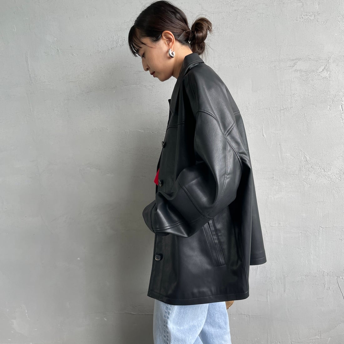Jeans Factory Clothes [ジーンズファクトリークローズ] スリーブデザイン フェイクレザージャケット [25478-HN] BLACK &&モデル身長：150cm 着用サイズ：F&&