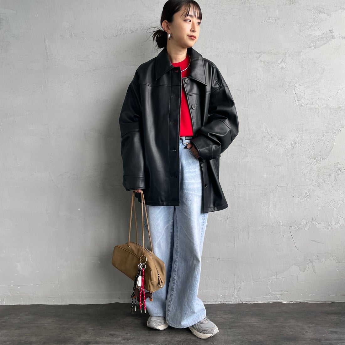 Jeans Factory Clothes [ジーンズファクトリークローズ] スリーブデザイン フェイクレザージャケット [25478-HN] BLACK &&モデル身長：150cm 着用サイズ：F&&
