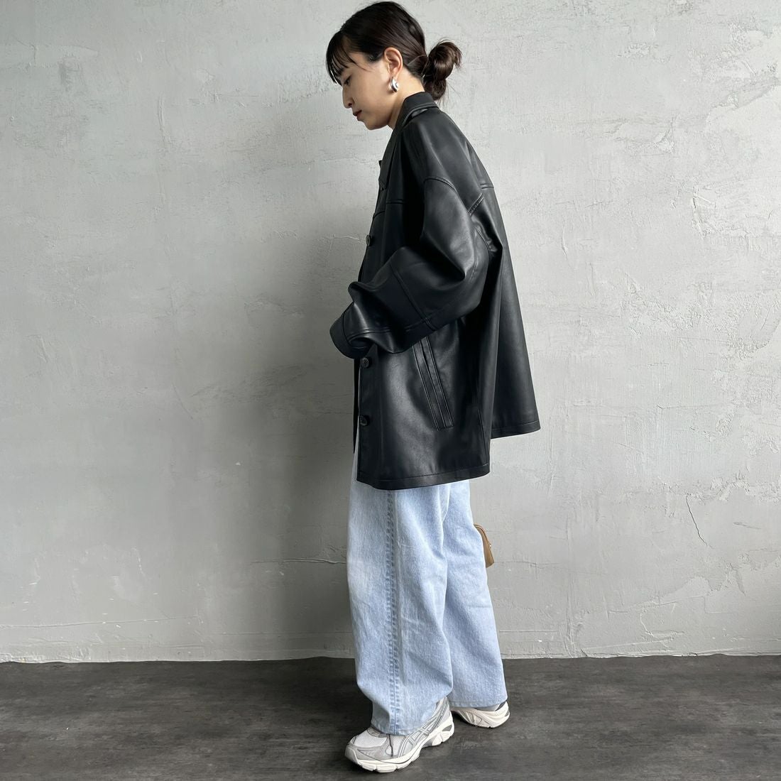 Jeans Factory Clothes [ジーンズファクトリークローズ] スリーブデザイン フェイクレザージャケット [25478-HN] BLACK &&モデル身長：150cm 着用サイズ：F&&