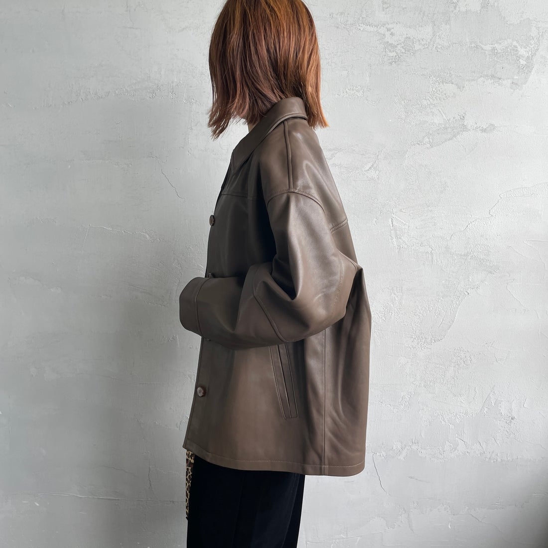 Jeans Factory Clothes [ジーンズファクトリークローズ] スリーブデザイン フェイクレザージャケット [25478-HN] BROWN &&モデル身長：158cm 着用サイズ：F&&