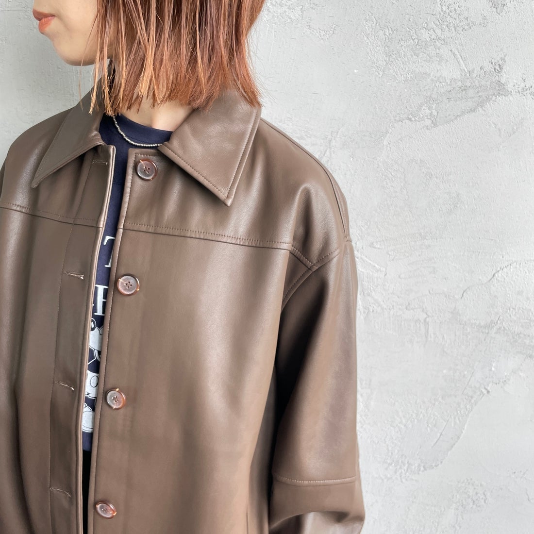 Jeans Factory Clothes [ジーンズファクトリークローズ] スリーブデザイン フェイクレザージャケット [25478-HN] BROWN &&モデル身長：158cm 着用サイズ：F&&