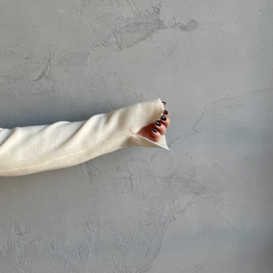 nenom [ネノム] マルチWAY チュールドッキングニットプルオーバー [NE25131042] 02 OFF &&モデル身長：150cm 着用サイズ：F&&