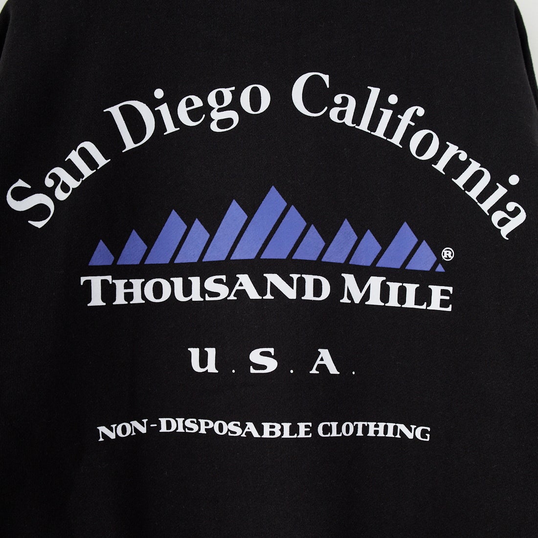 THOUSAND MILE [サウザンド マイル] 別注 バックプリント クルーネックスウェット [TM252UK50520-JF] 09 BLACK